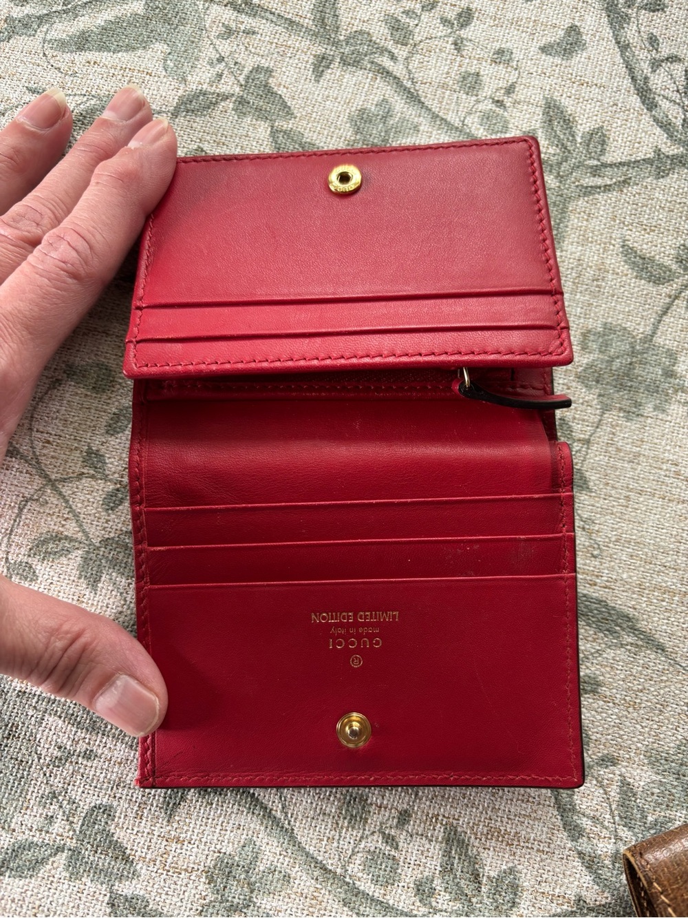 EUC Gucci Limited Edition GG Supreme Heart Snake Wallet. - Picture 5 of 12